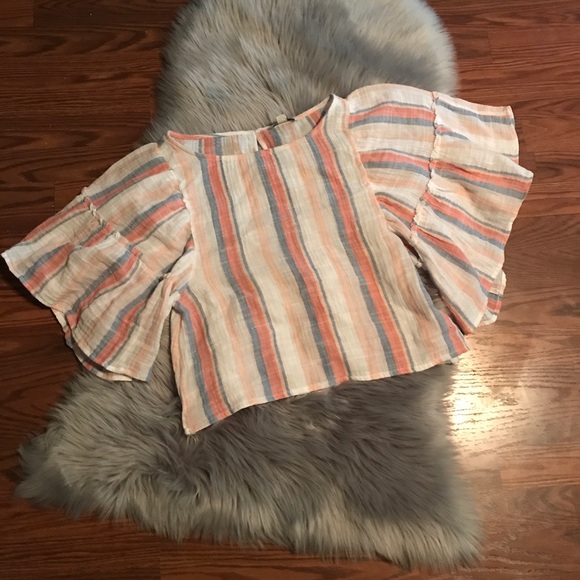 American Eagle Outfitters Tops - AE Ruffle Sleeve Top